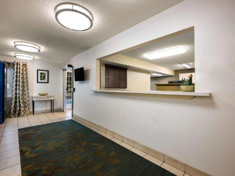 Sonesta Simply Suites Chicago Waukeganの写真