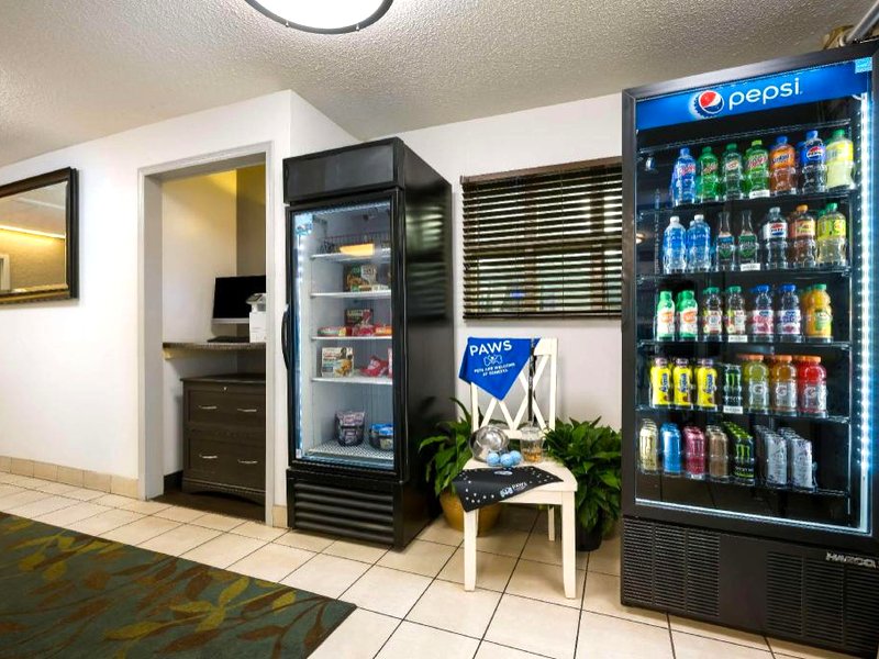 Sonesta Simply Suites Chicago Waukeganの写真