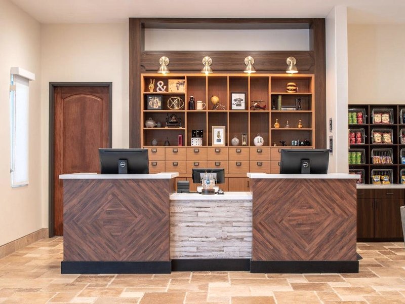 フォー ポインツ バイ シェラトン サンタ クルーズ スコッツ バレー (Four Points by Sheraton Santa Cruz Scotts Valley)の写真