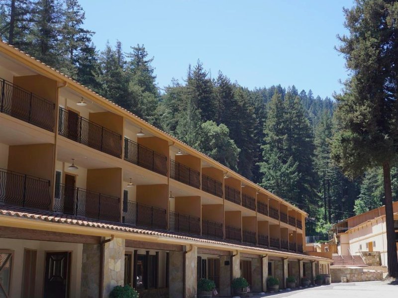 The Historic Brookdale Lodge, Santa Cruz Mountainsの写真