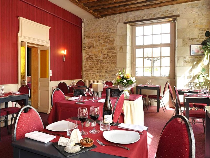 Logis Hotel Restaurant Le Puits Doreの写真