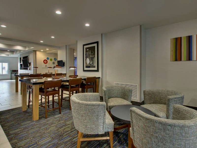 Holiday Inn Express Hotel & Suites Austell Powder Springs By IHGの写真