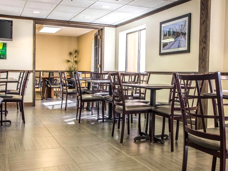 クオリティ イン エルジン インターステート 90 (Quality Inn Elgin I-90)の写真