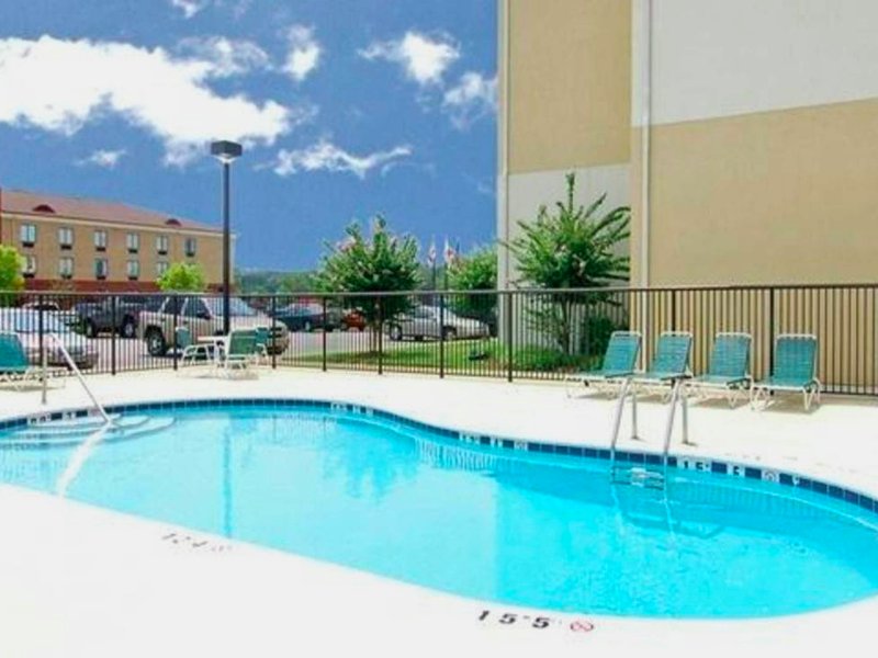 コンフォート スイーツ ガズデン アッタラ (Comfort Suites Gadsden Attalla)の写真