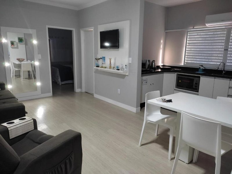 Apartamento na Praia da Enseada, 100 mt praiaの写真