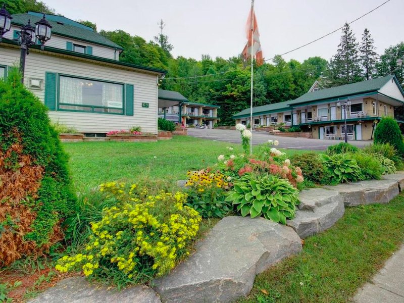 ナイツ イン ハンツビル ON (Knights Inn - Huntsville, ON)の写真