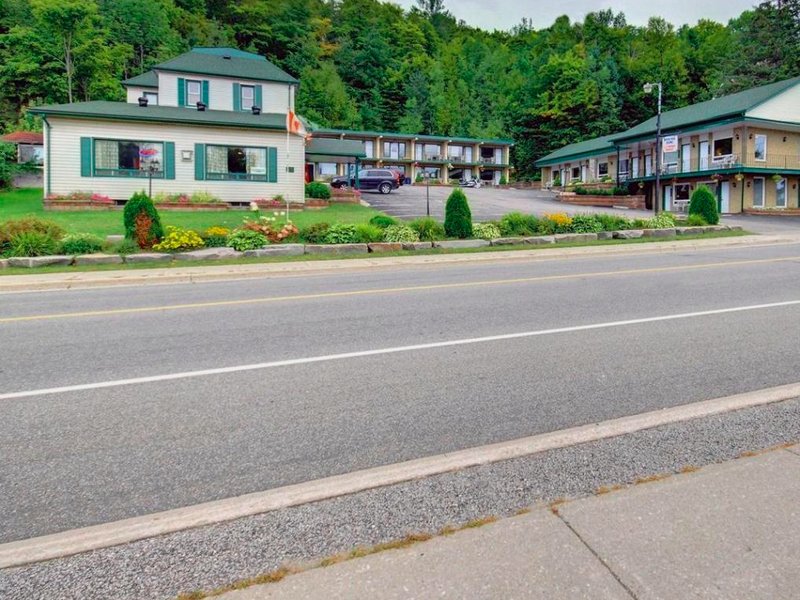 ナイツ イン ハンツビル ON (Knights Inn - Huntsville, ON)の写真