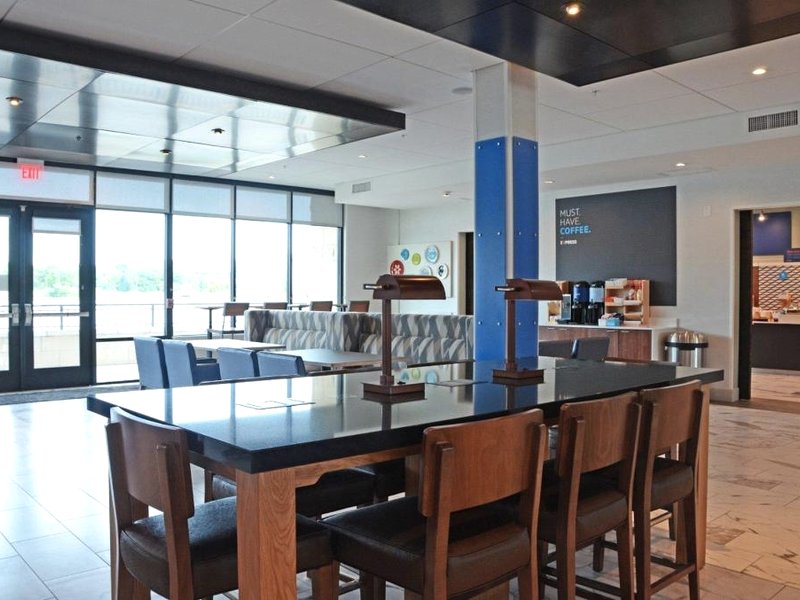 Holiday Inn Express & Suites Franklin - Berry Farms By IHGの写真