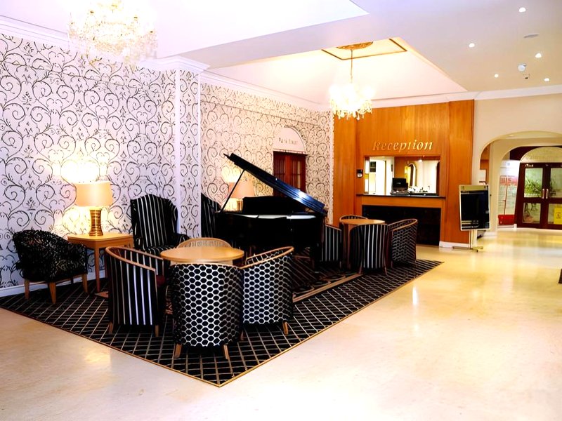 The Carlton Park Hotelの写真