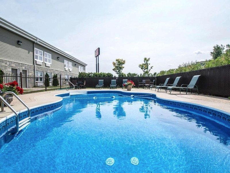 Econo Lodge Inn & Suitesの写真