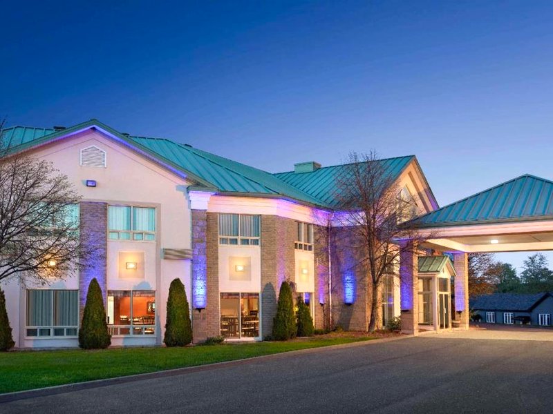 Days Inn by Wyndham Montmagnyの写真