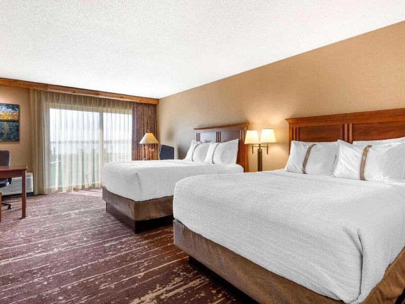 Best Western Premier The Lodge On Lake Detroitの写真