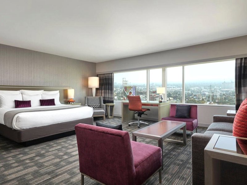 ロウズ ハリウッド ホテル (Loews Hollywood Hotel)の写真
