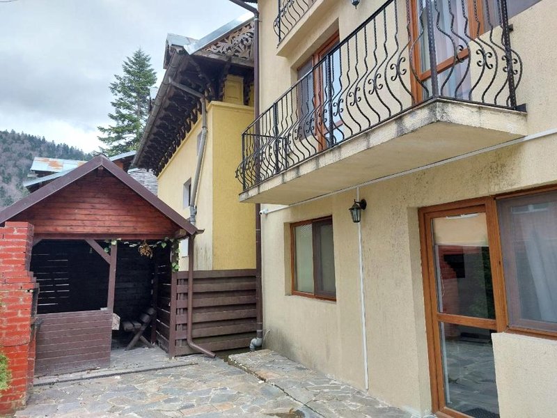 Vila Foc Alb Apartamente Busteniの写真