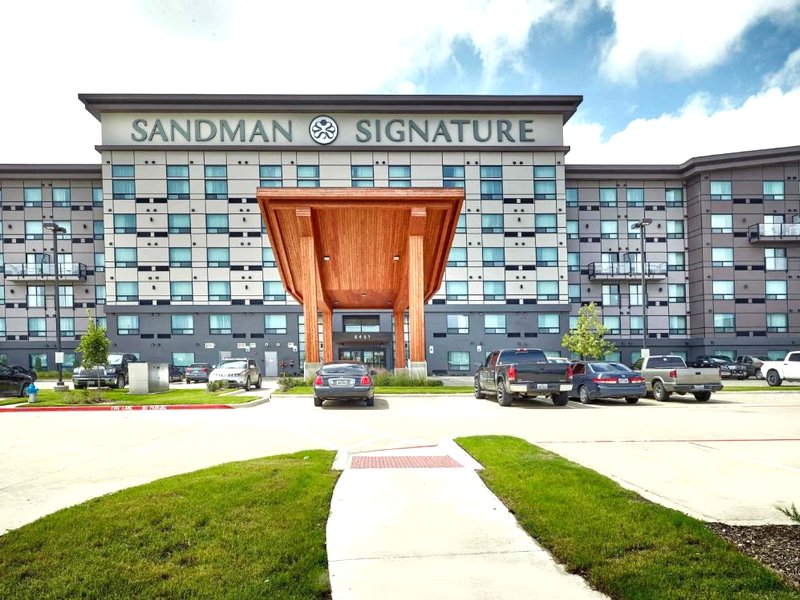 サンドマン シグネチャー プラノ フリスコ ホテル (Sandman Signature Plano-Frisco Hotel)の写真