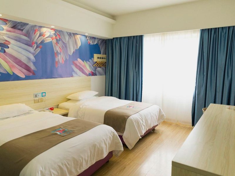 Hotel Pai Lingfeng Plaza Hezhouの写真