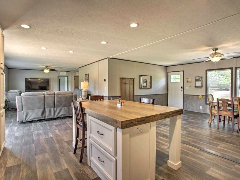 Family-Friendly Madill Home Peaceful Settingの写真