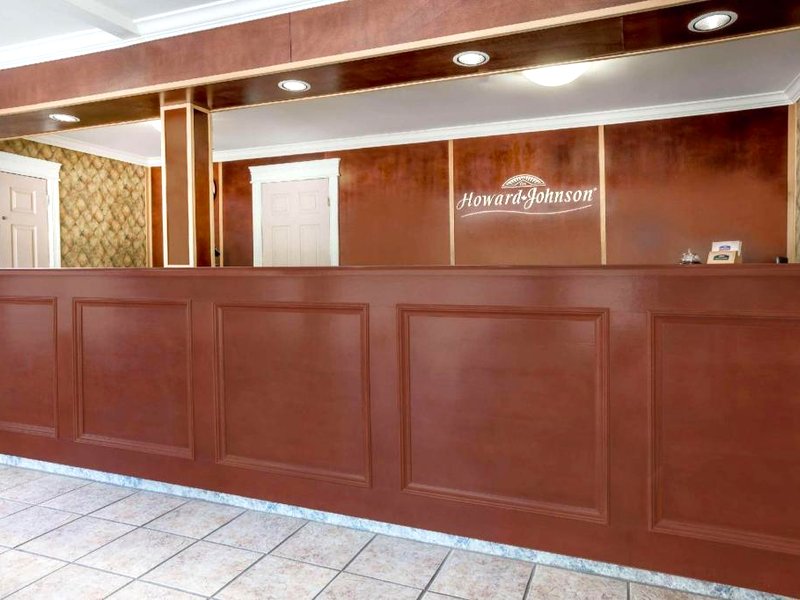 ハワード ジョンソン バイ ウィンダム ダウンタウン カムループス (Howard Johnson by Wyndham Downtown Kamloops)の写真