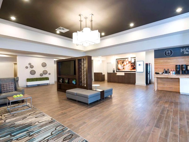 ダブルツリー バイ ヒルトン プレザント プレーリー キノーシャ (DoubleTree by Hilton Pleasant Prairie Kenosha)の写真