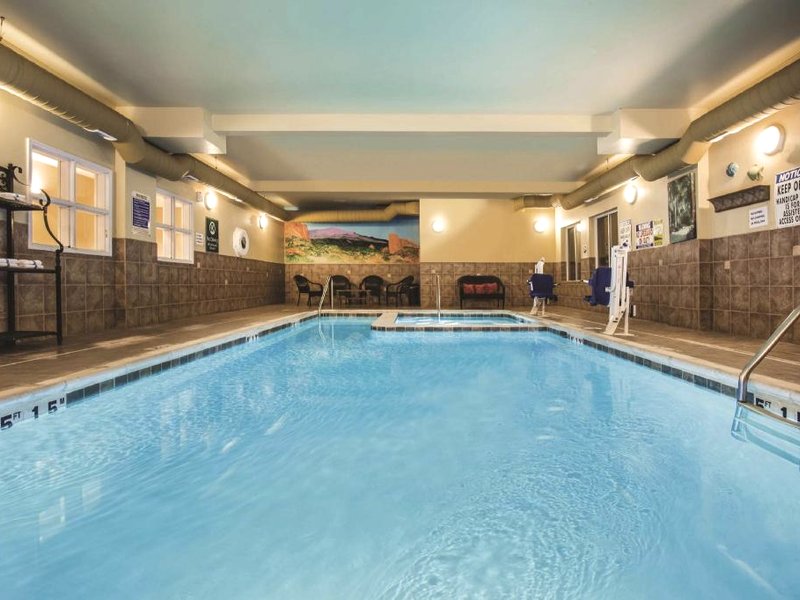 La Quinta Inn & Suites by Wyndham Rifleの写真