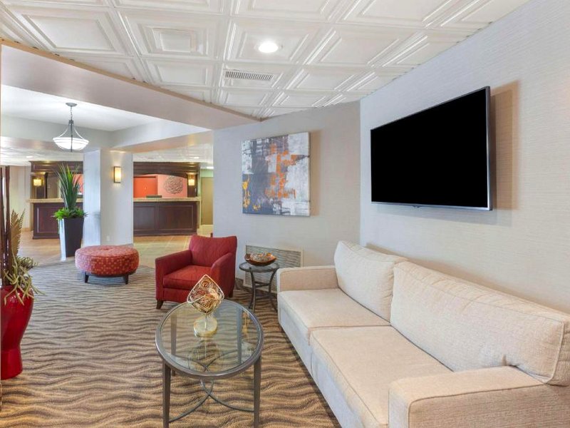 ベストウェスタン プラス ローズ シティ スイーツ (Best Western Plus Rose City Suites)の写真