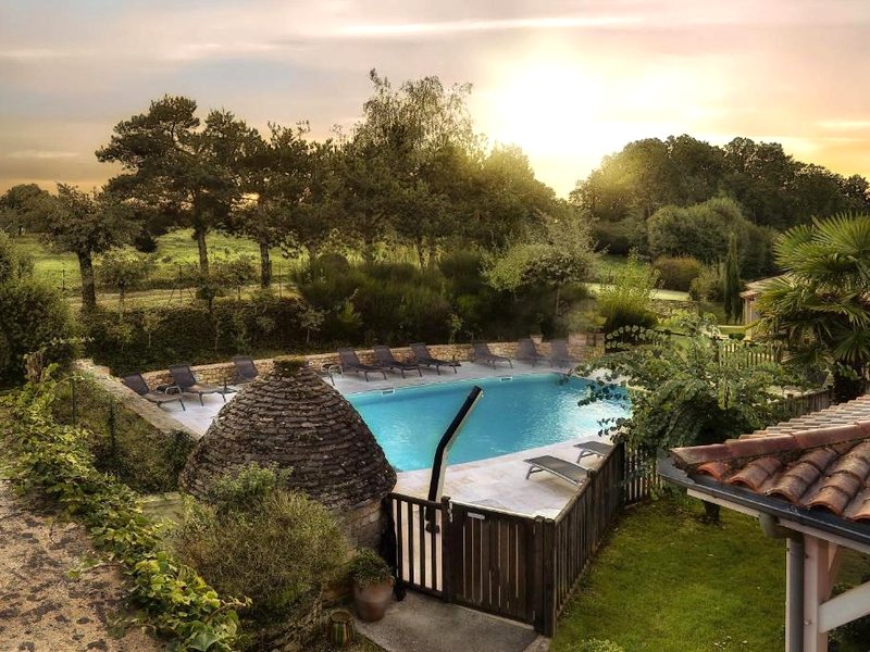 Hotel Le Mas de Castel - Piscine chauffeeの写真