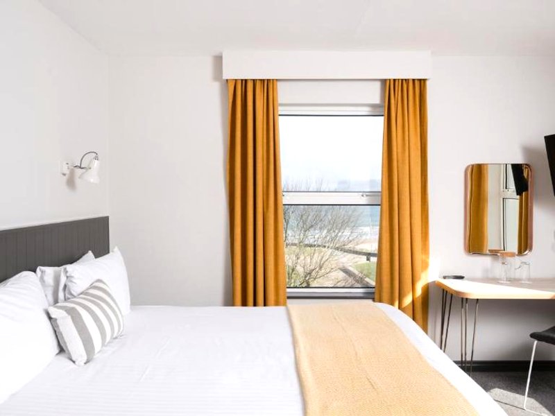 Marine Hotel Ballycastleの写真