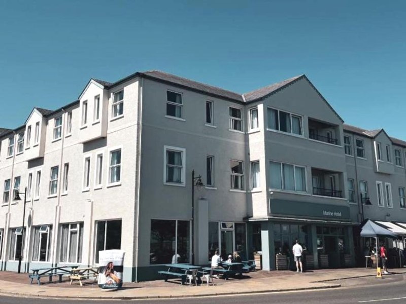 Marine Hotel Ballycastleの写真
