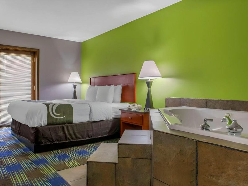 Quality Inn & Suites Bedford Westの写真