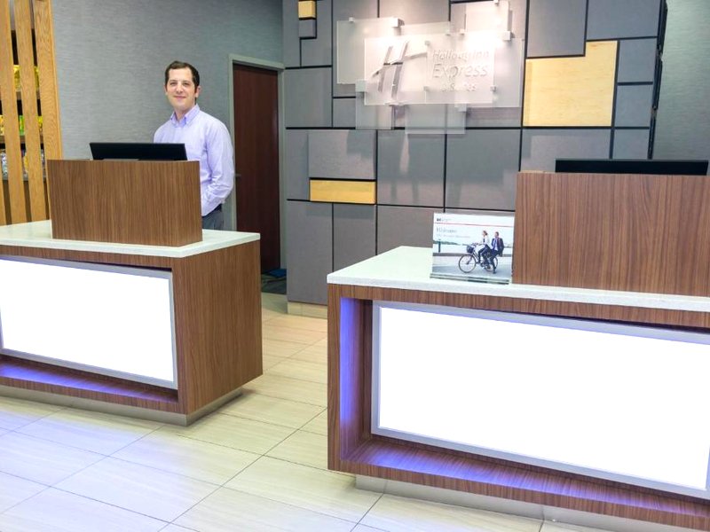 Holiday Inn Express Hotel & Suites Athens Alabama by IHGの写真