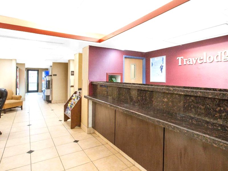 トラベロッジ ロムルス デトロイト エアポート (Travelodge by Wyndham Romulus Detroit Airport)の写真
