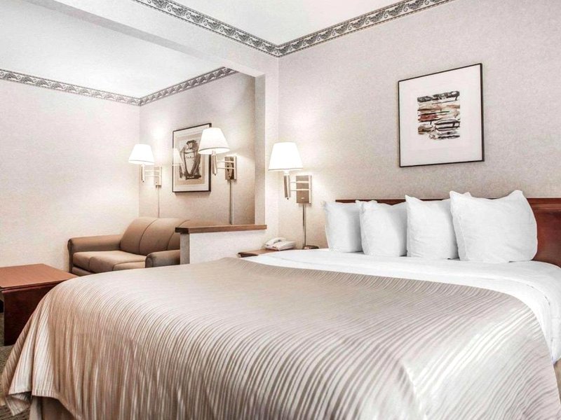 クオリティ イン (Quality Inn)の写真