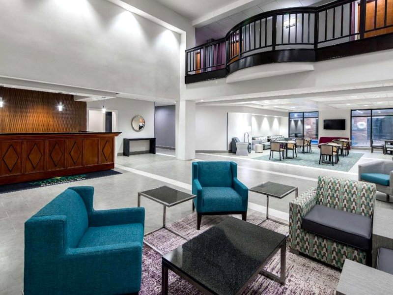 Comfort Inn & Suites Columbus Northの写真