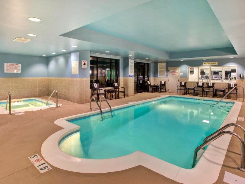 ホリデイ イン エクスプレス ホテル アンド スイーツ フォート ウェイン バイ IHG (Holiday Inn Express Hotel and Suites Fort Wayne By IHG)の写真
