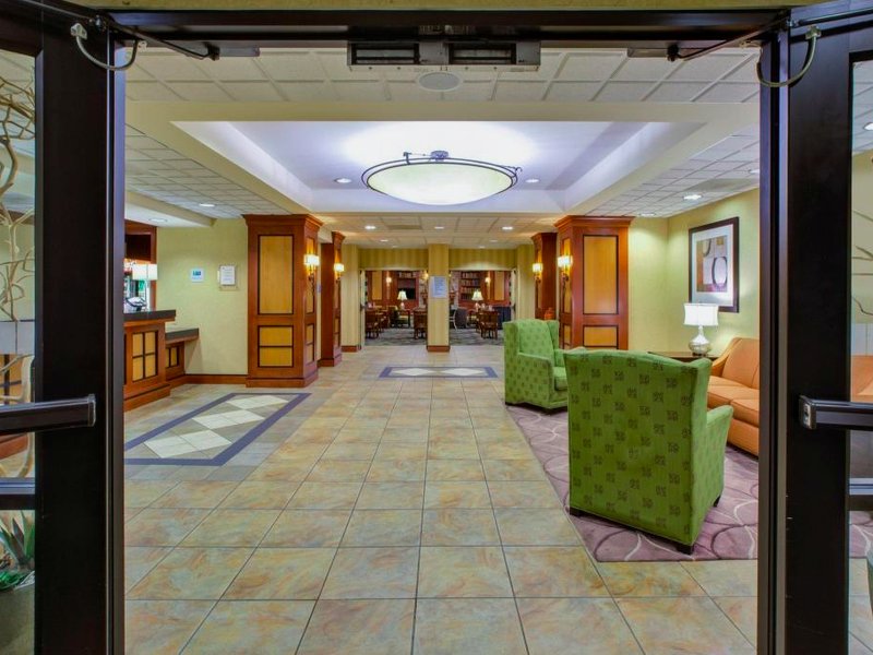 ホリデイ イン エクスプレス ホテル アンド スイーツ フォート ウェイン バイ IHG (Holiday Inn Express Hotel and Suites Fort Wayne By IHG)の写真