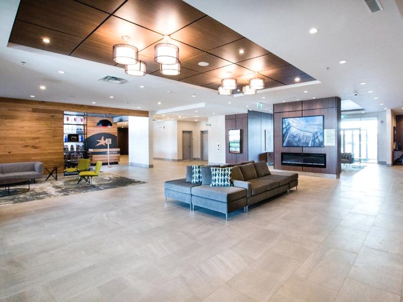 ホリデイ イン ホテル ＆ スイーツ カルガリー サウス － カンファレンス センター バイ IHG (Holiday Inn Hotel & Suites Calgary South - Conference Ctr By IHG)の写真
