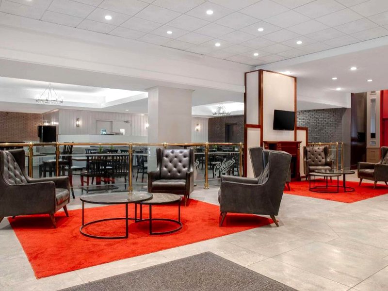 ラマダ プラザ バイ ウィンダム カルガリー ダウンタウン (Ramada Plaza by Wyndham Calgary Downtown)の写真