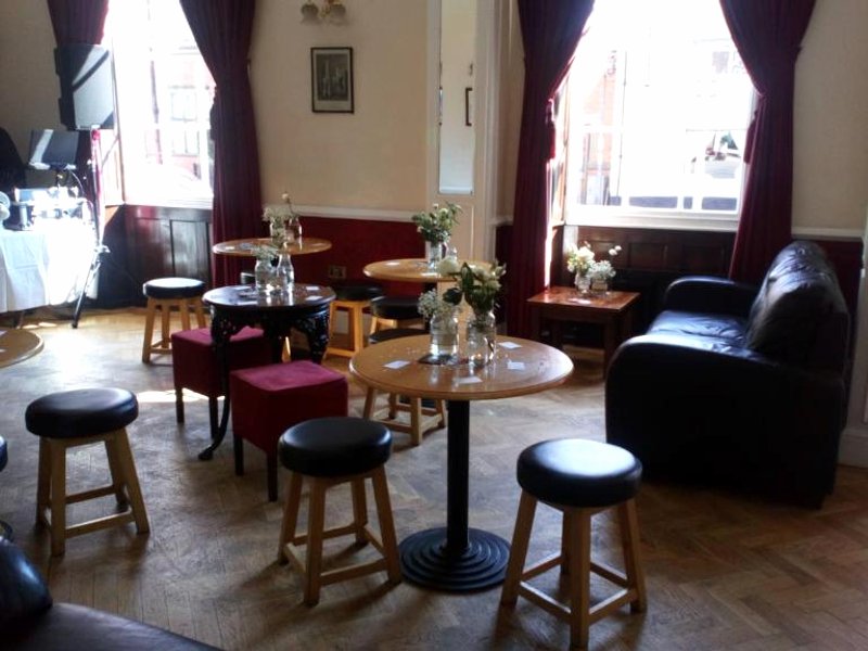 The Londesborough Arms bar with en-suite roomsの写真