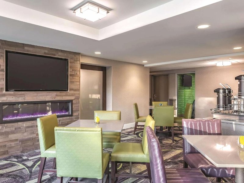 ラ キンタ イン&スイーツ バイ ウィンダム コロンビア フォート ミード (La Quinta Inn & Suites by Wyndham Columbia / Fort Meade)の写真