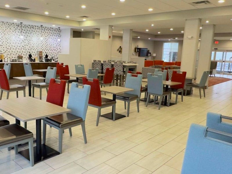 La Quinta Inn & Suites by Wyndham Jackson/Cape Girardeauの写真