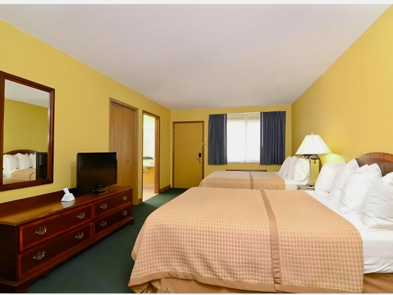 Americas Best Value Inn Iolaの写真