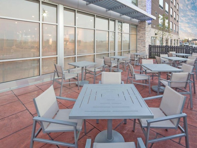 ホリデイ イン エクスプレス & スイーツ インディアナポリス NW ホワイツタウン (Holiday Inn Express & Suites Indianapolis NW - Whitestown)の写真