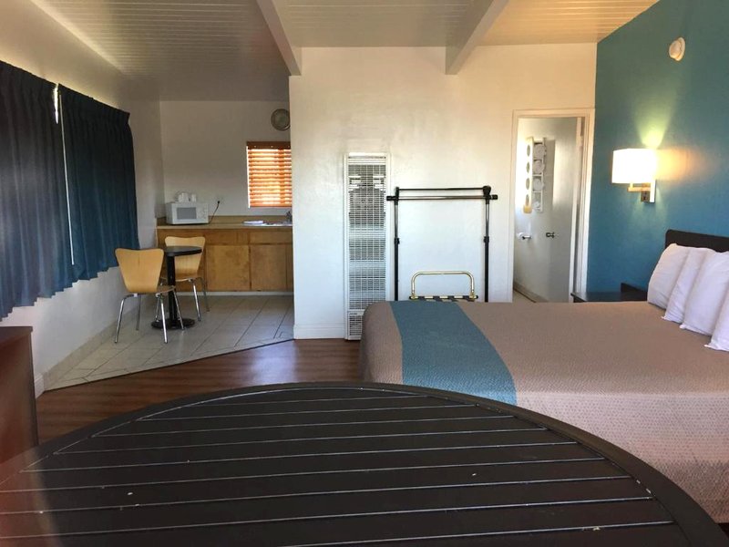 Motel 6 Pismo Beach, CA - Pacific Oceanの写真