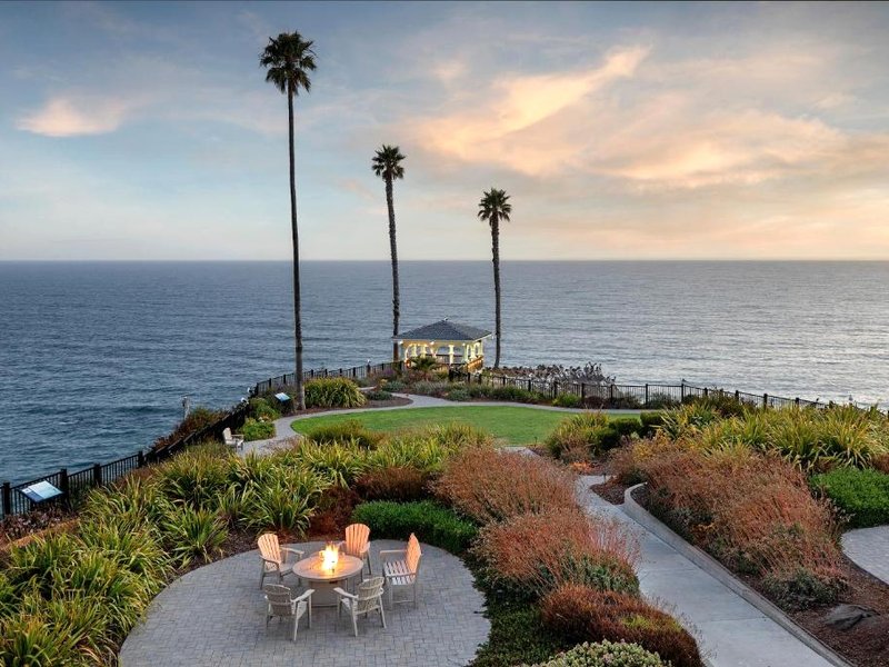 ショア クリフ ホテル (Shore Cliff Hotel)の写真
