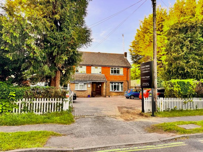 ハイ ツリーズ ゲスト ハウス ガトウィック (High Trees Guest House Gatwick)の写真