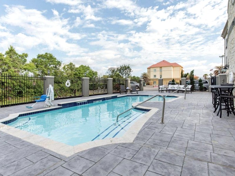 Holiday Inn Express Houston-Alvin By IHGの写真
