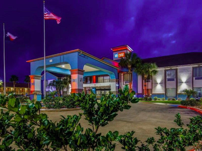 シュアステイ プラス ホテル バイ ベスト ウェスタン アルヴィン (SureStay Plus Hotel by Best Western Alvin)の写真