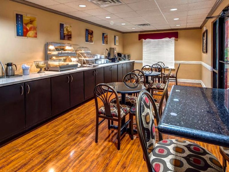 シュアステイ プラス ホテル バイ ベスト ウェスタン アルヴィン (SureStay Plus Hotel by Best Western Alvin)の写真