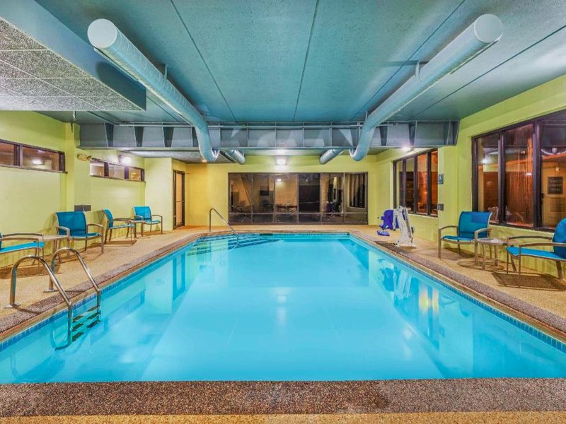 ラ キンタ イン&スイーツ バイ ウィンダム ジェームズタウン (La Quinta Inn & Suites by Wyndham Jamestown)の写真