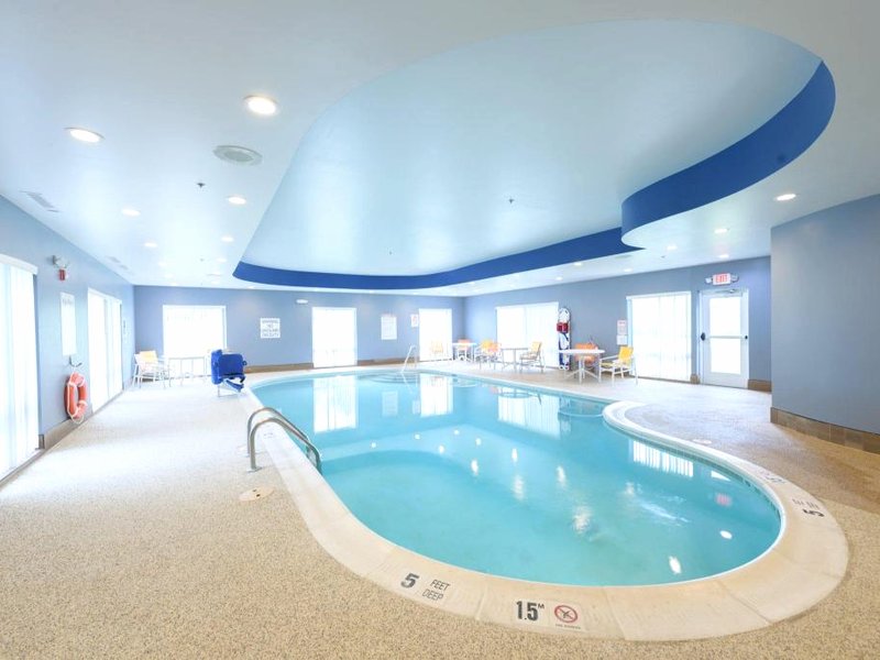 Holiday Inn Express & Suites Jamestown By IHGの写真